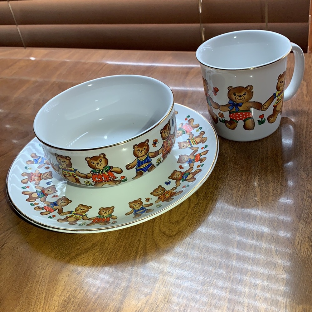 Vintage Kids Teddy Bear plate bowl cup set Child’s stone we are serving set 1985